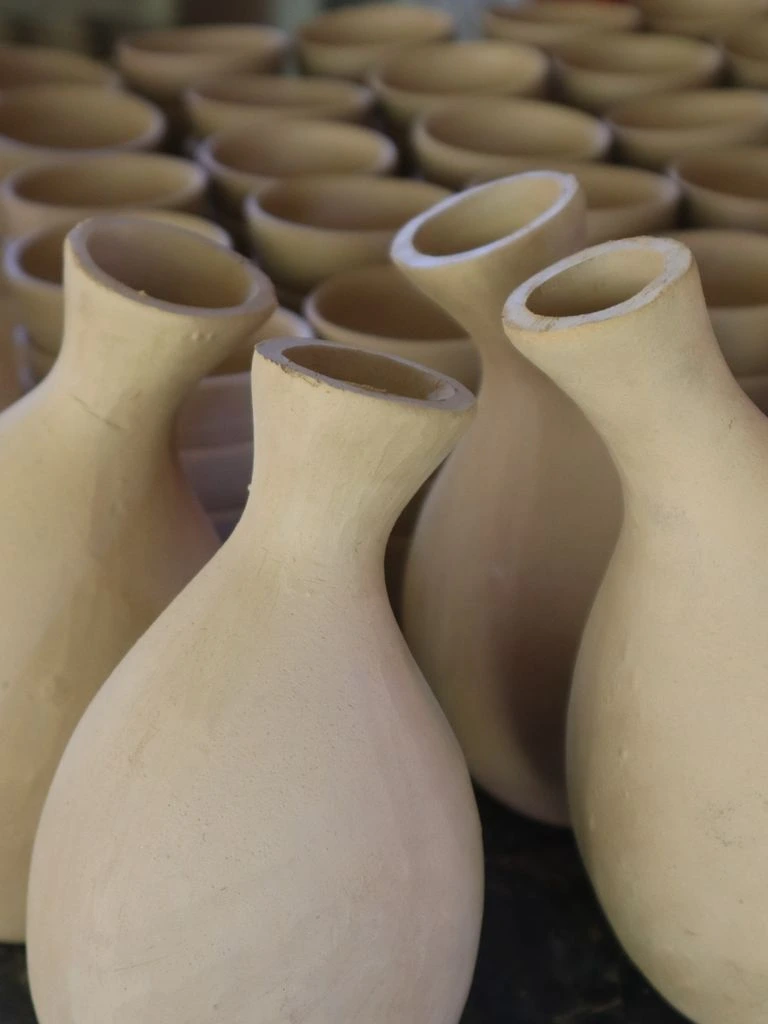 Vessel No. 12 — photorealistic 3D ceramic vase.